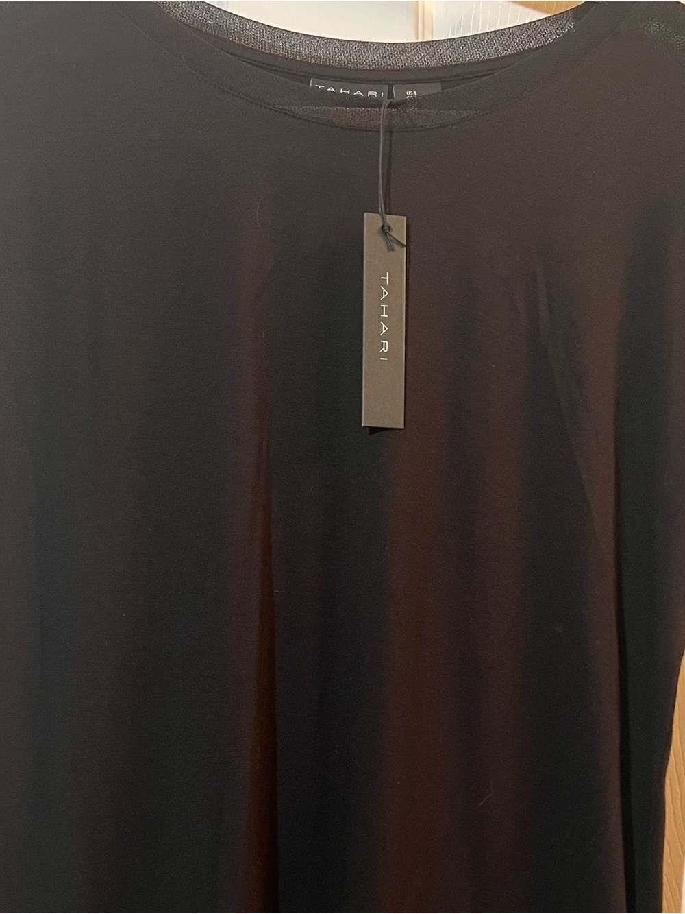 🦋NWT Tahari Black Cap Sleeve Tunic Top size large - Picture 4 of 8